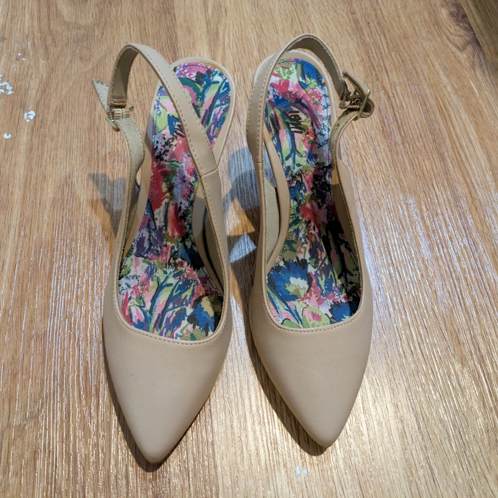 Tan Heels